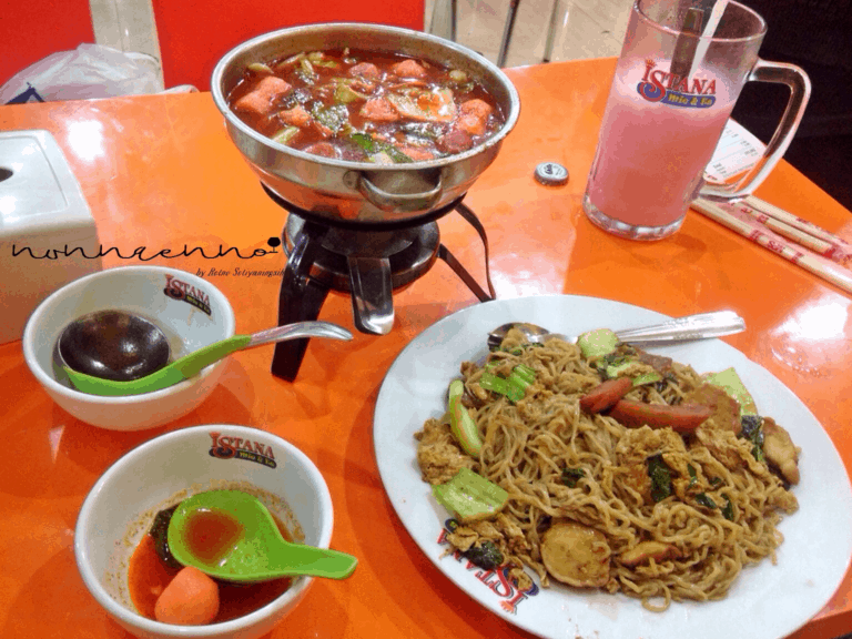 Daftar Harga Menu Istana Mie dan Es Semarang Yang Melegenda