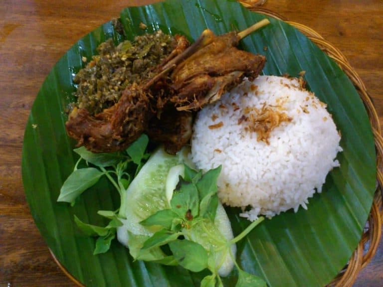 bebek madura bumbu hitam